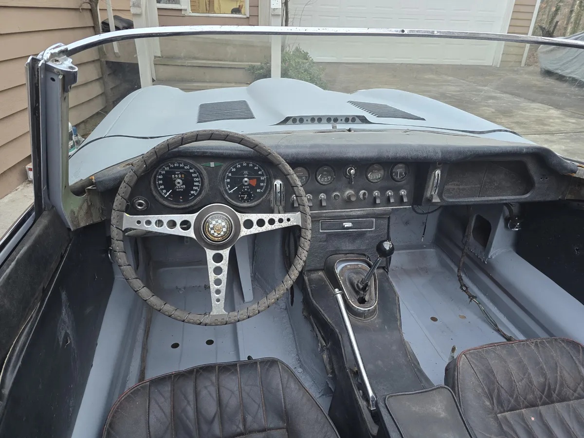 Jaguar-E-type-xke-1967-10