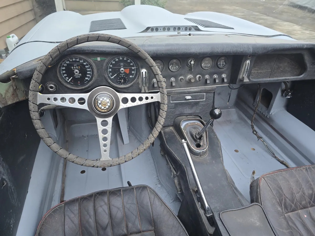 Jaguar-E-type-xke-1967-17