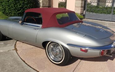 Jaguar-E-type-xke-1972-Opalessa-Silver-Red