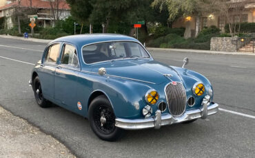 Jaguar-Mark-1-1959-Salloon-3