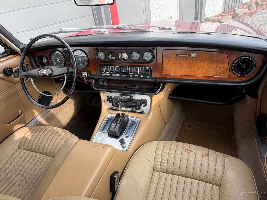 Jaguar-XJ6-1972-Sedan-18