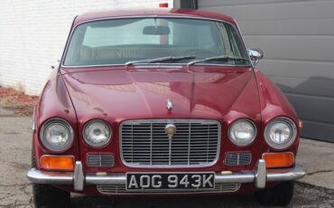 Jaguar-XJ6-1972-Sedan-6