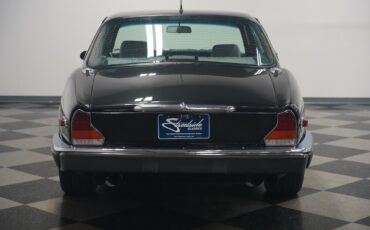 Jaguar-XJ6-1983-Sedan-13