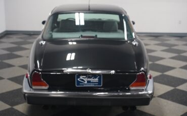 Jaguar-XJ6-1983-Sedan-29