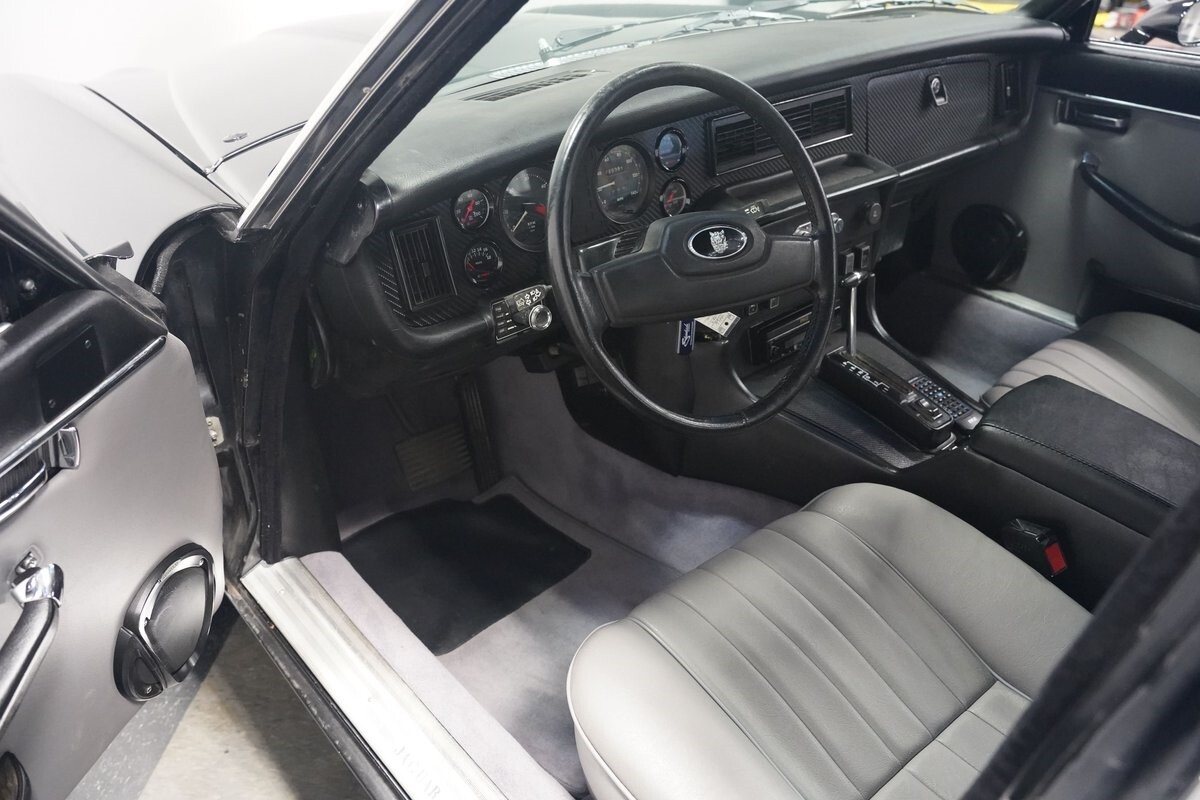 Jaguar-XJ6-1983-Sedan-3