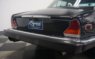 Jaguar-XJ6-1983-Sedan-31