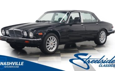 Jaguar-XJ6-1983-Sedan