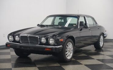 Jaguar-XJ6-1983-Sedan-5