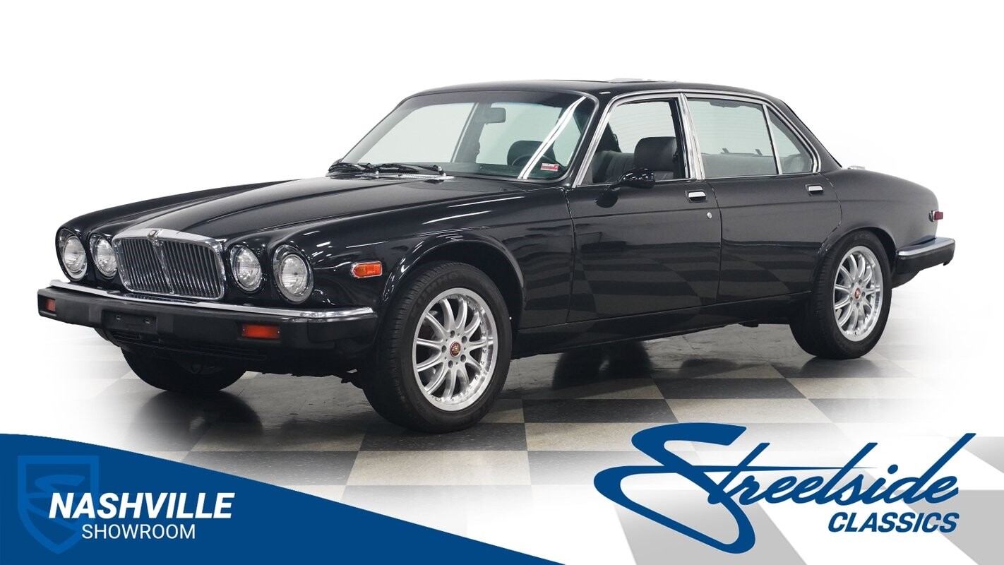 Jaguar-XJ6-1983-Sedan