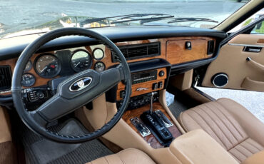 Jaguar-XJ6-1987-Sedan-19