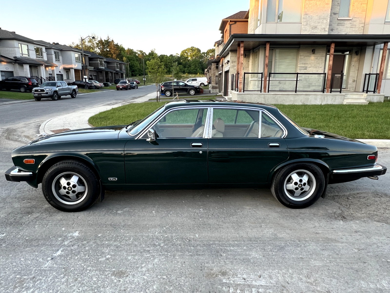 Jaguar-XJ6-1987-Sedan-2