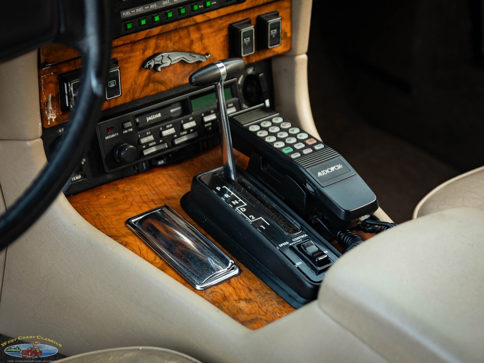 Jaguar-XJ6-1987-Sedan-34
