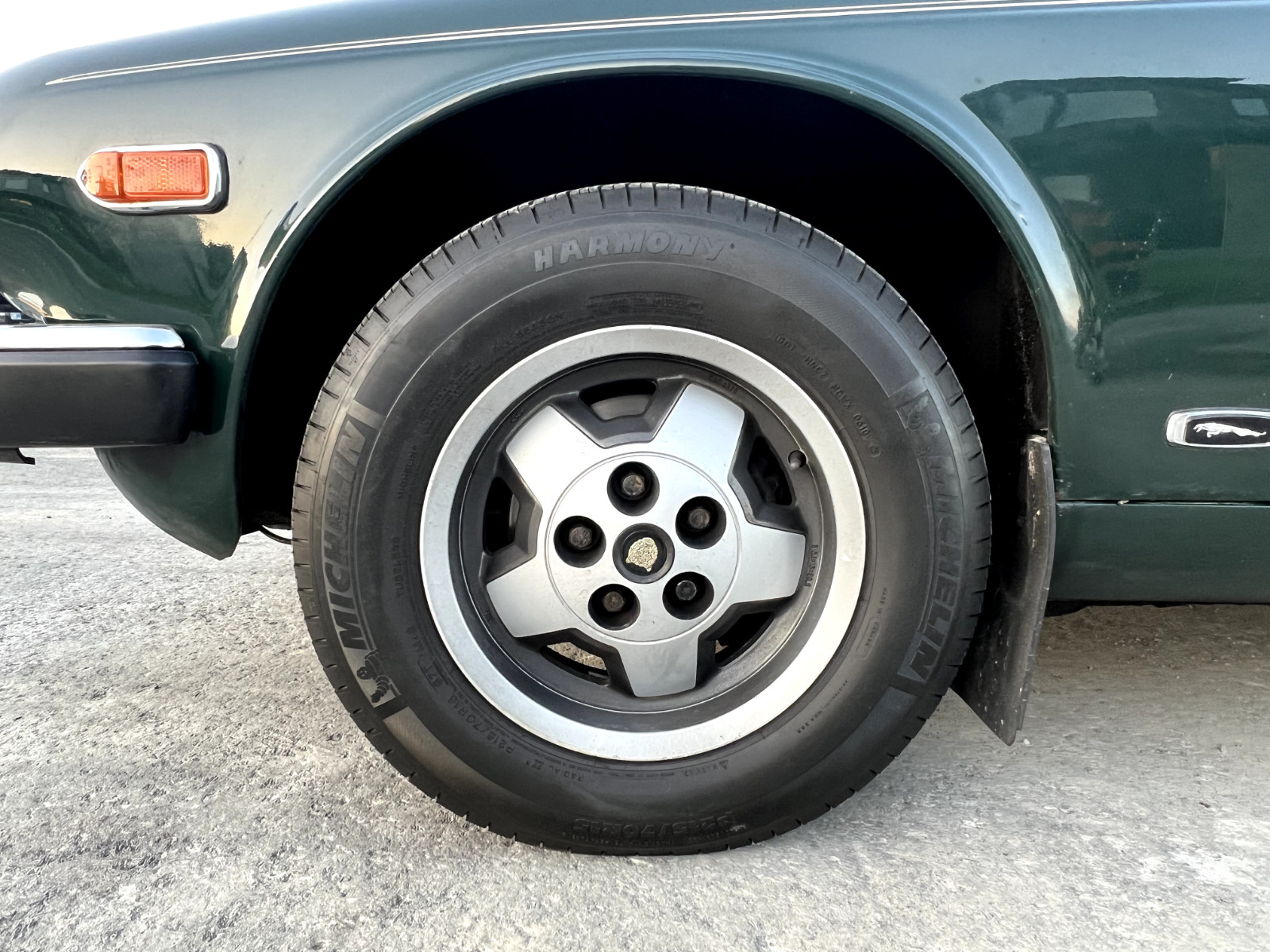 Jaguar-XJ6-1987-Sedan-4