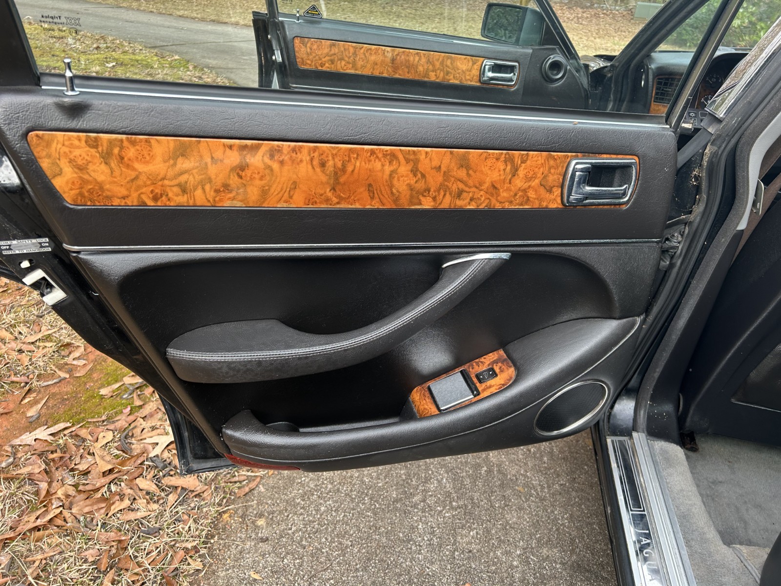 Jaguar-XJ6-1994-Sedan-10