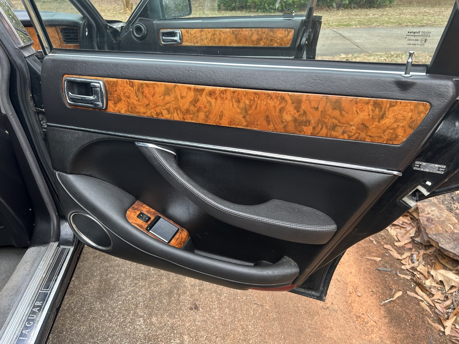 Jaguar-XJ6-1994-Sedan-12