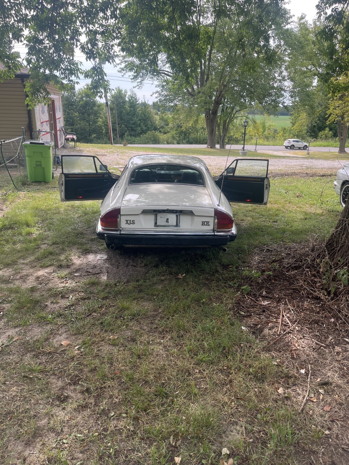 Jaguar-XJS-1984-Coupe-1
