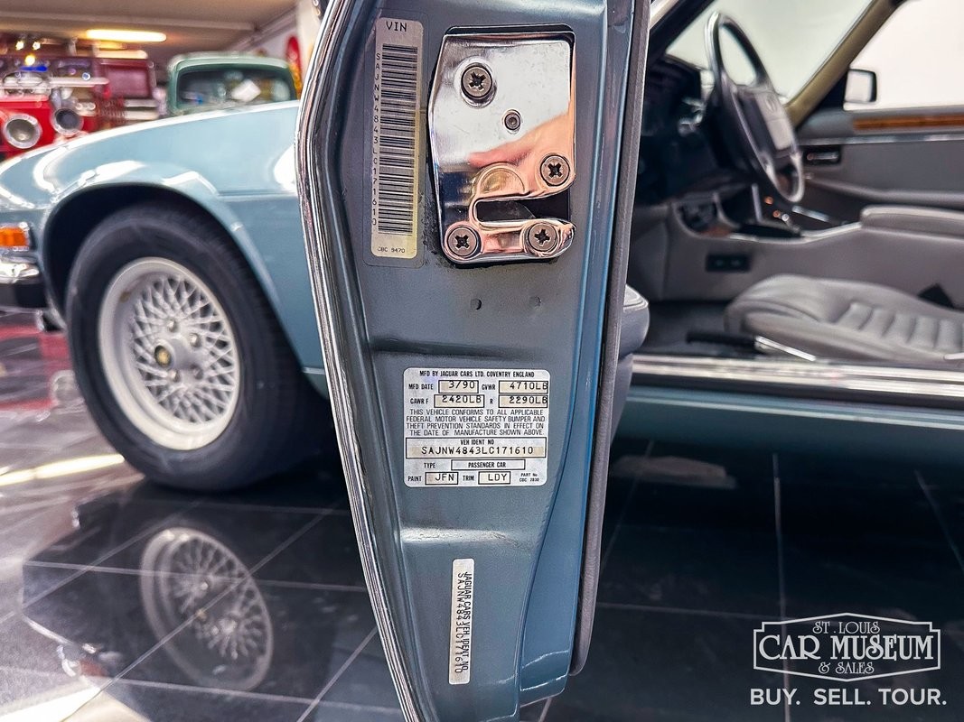 Jaguar-XJS-1990-Convertible-25