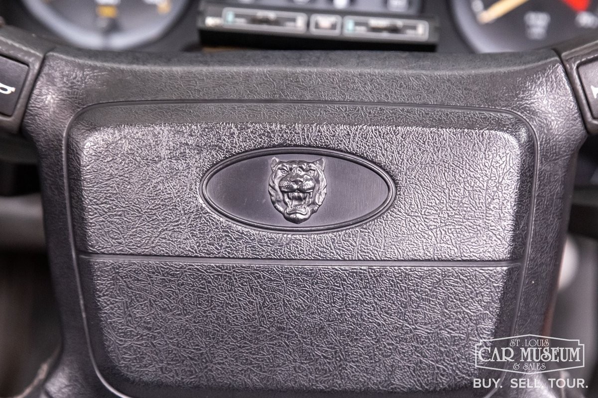 Jaguar-XJS-1990-Convertible-29