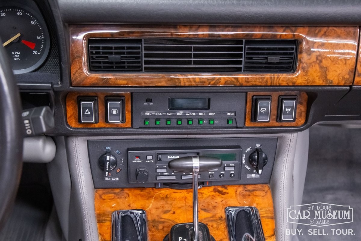 Jaguar-XJS-1990-Convertible-32