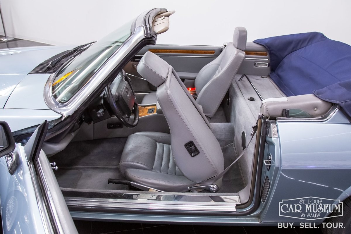 Jaguar-XJS-1990-Convertible-39
