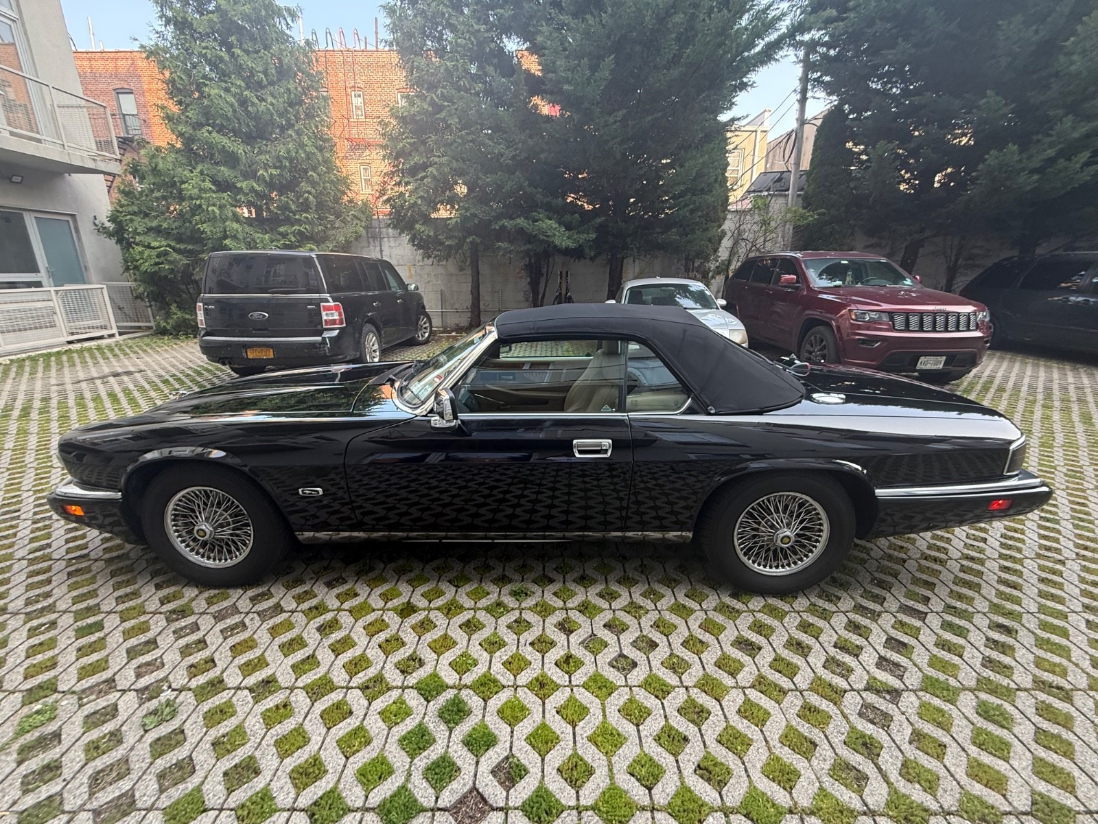 Jaguar-XJS-1994-Convertible-12