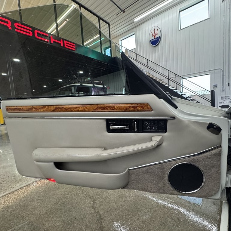 Jaguar-XJS-1995-Coupe-10