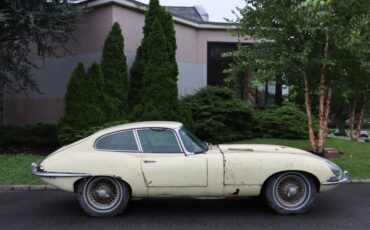 Jaguar-XKE-1965-Coupe-2