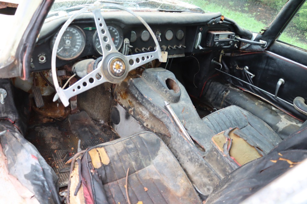 Jaguar-XKE-1965-Coupe-6