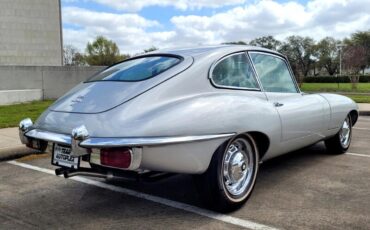 Jaguar-XKE-1969-Classic-Car-10