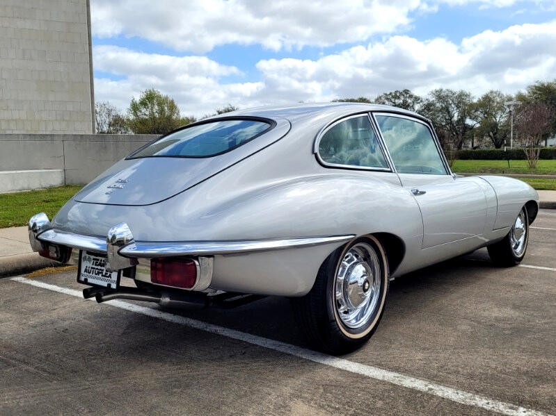 Jaguar-XKE-1969-Classic-Car-10