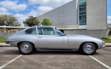 Jaguar-XKE-1969-Classic-Car-12