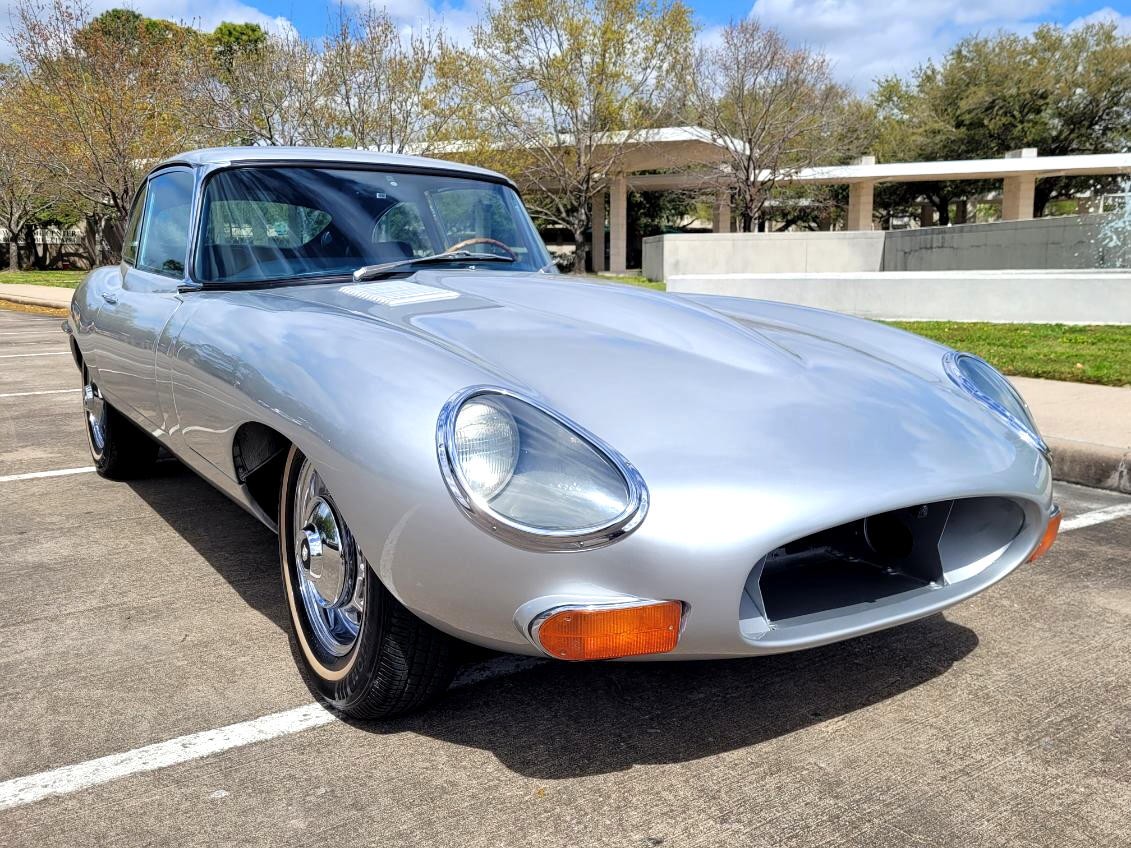 Jaguar-XKE-1969-Classic-Car-14