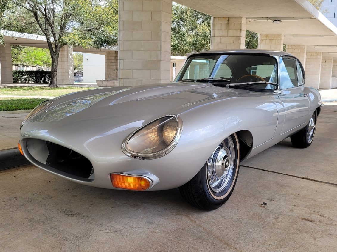 Jaguar-XKE-1969-Classic-Car-17