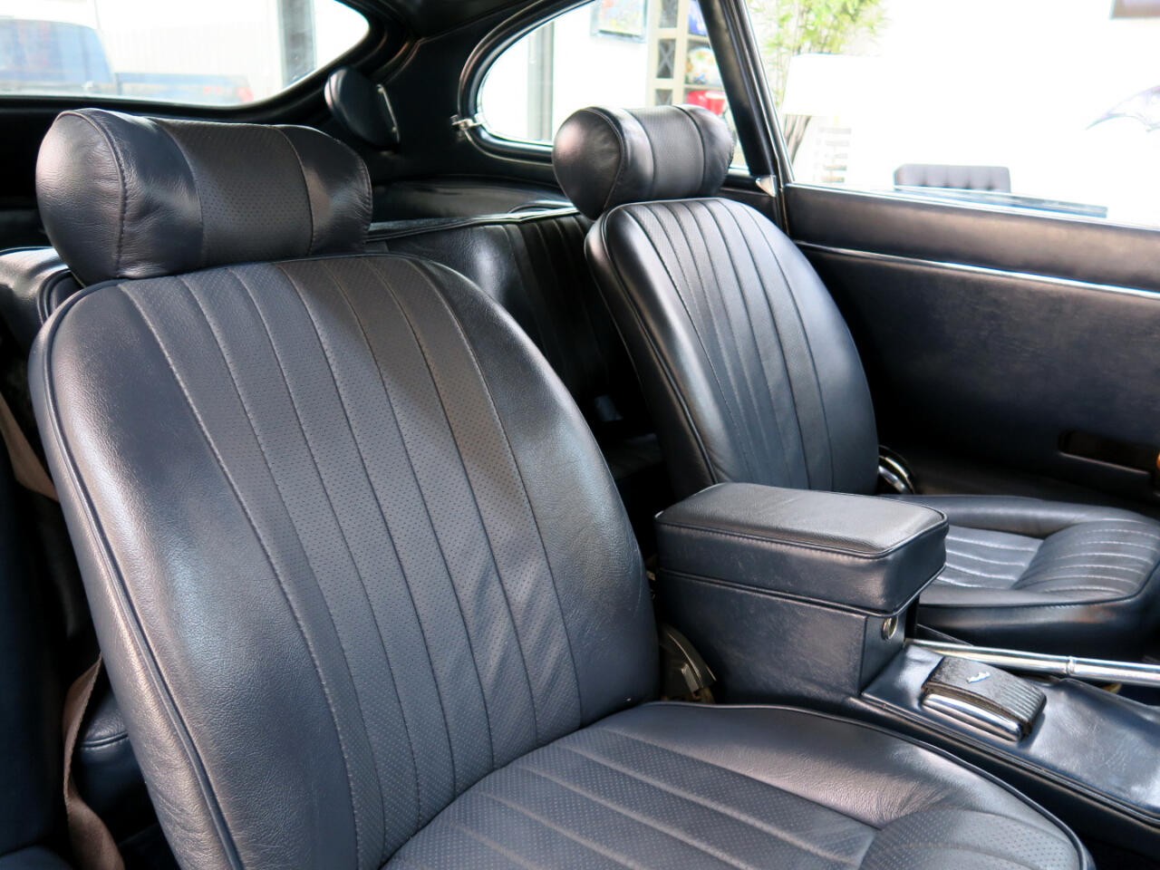 Jaguar-XKE-1969-Classic-Car-30