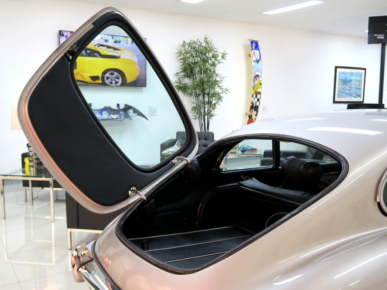 Jaguar-XKE-1969-Classic-Car-35