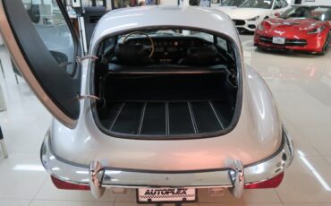 Jaguar-XKE-1969-Classic-Car-37