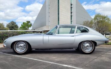Jaguar-XKE-1969-Classic-Car-4