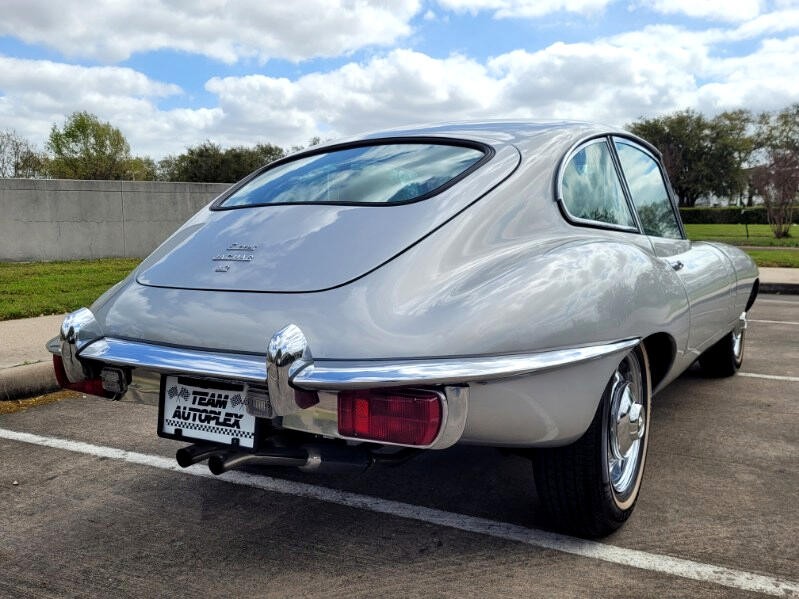 Jaguar-XKE-1969-Classic-Car-9