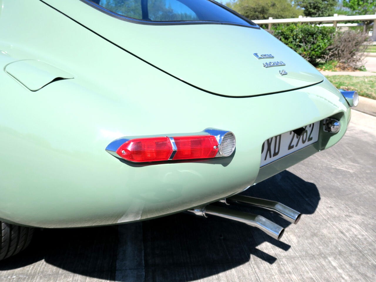 Jaguar-XKE-1971-Classic-Car-10