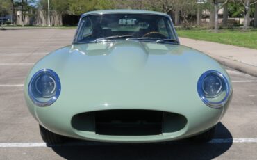 Jaguar-XKE-1971-Classic-Car-15