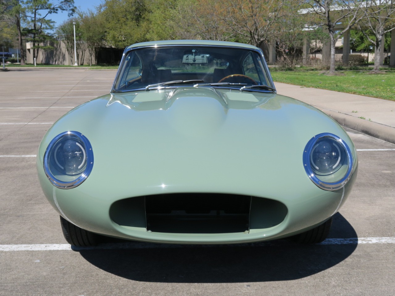 Jaguar-XKE-1971-Classic-Car-15