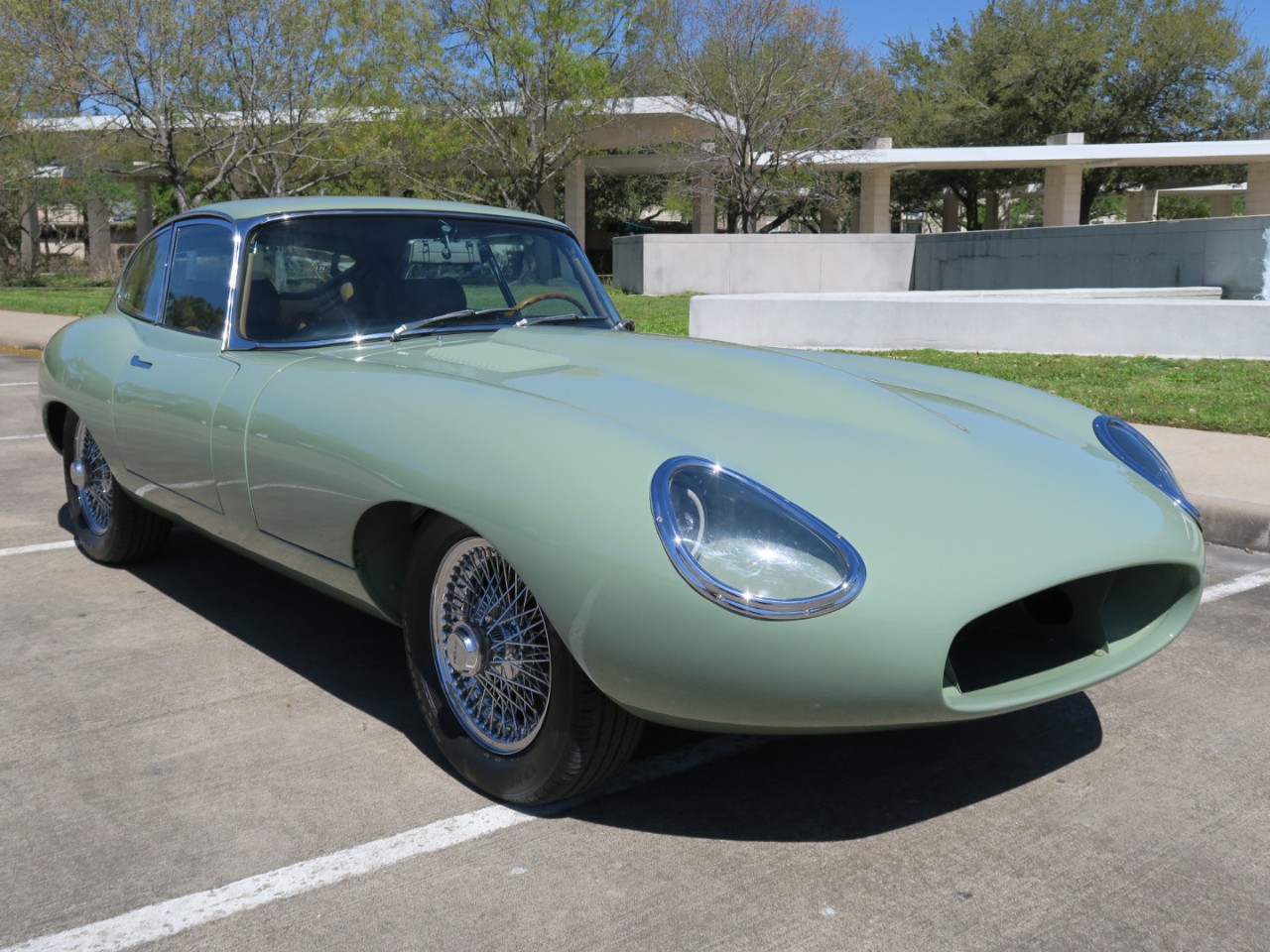 Jaguar-XKE-1971-Classic-Car-17