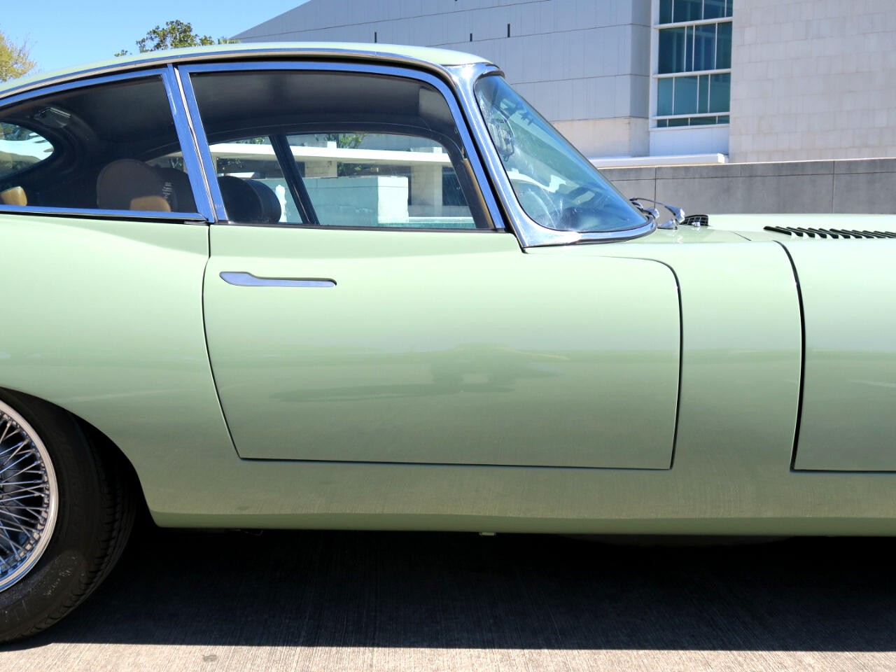 Jaguar-XKE-1971-Classic-Car-24