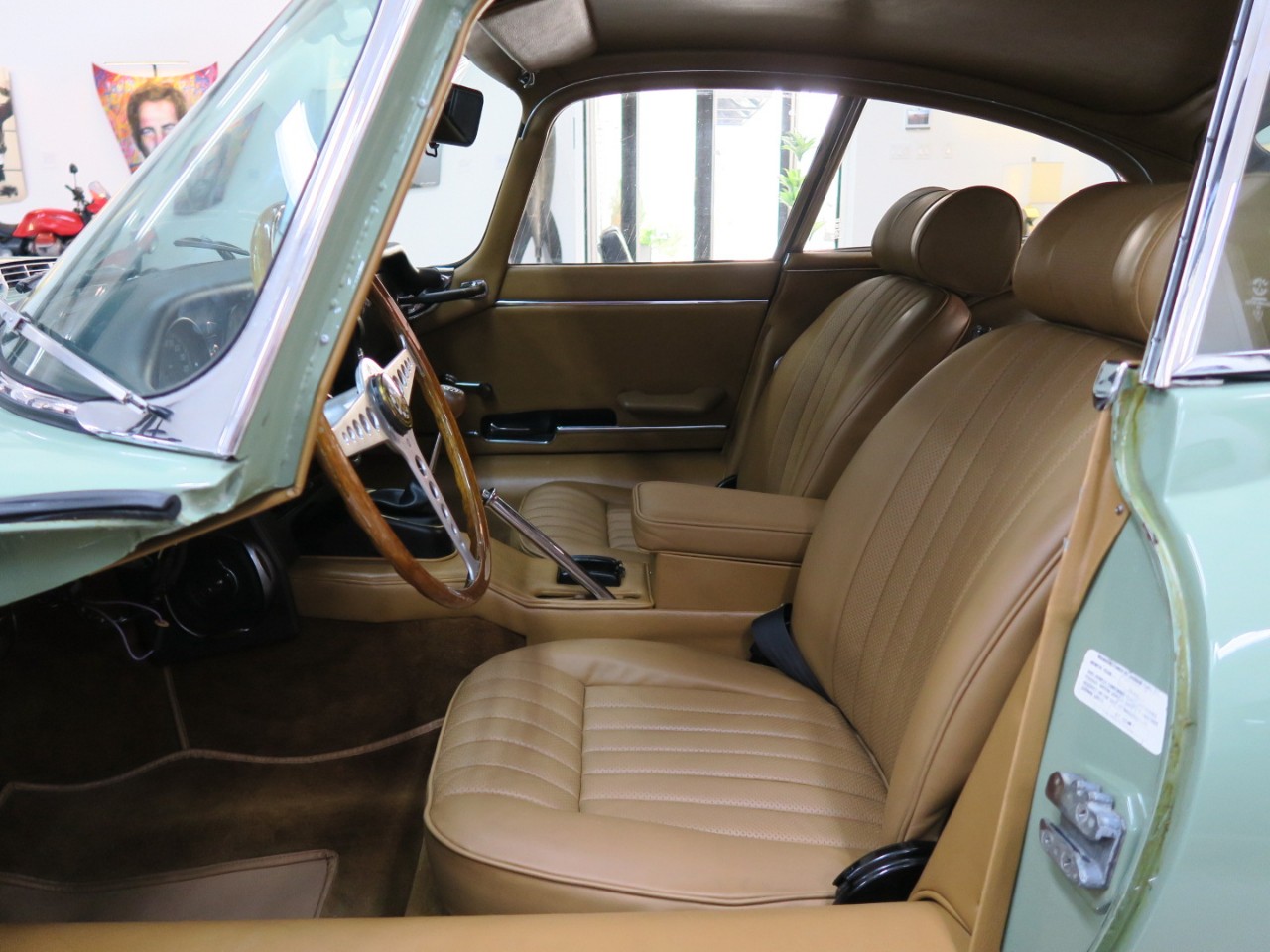 Jaguar-XKE-1971-Classic-Car-28