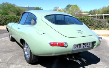 Jaguar-XKE-1971-Classic-Car-8