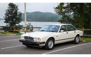Jaguar-Xj6-1991-White-Tan-1