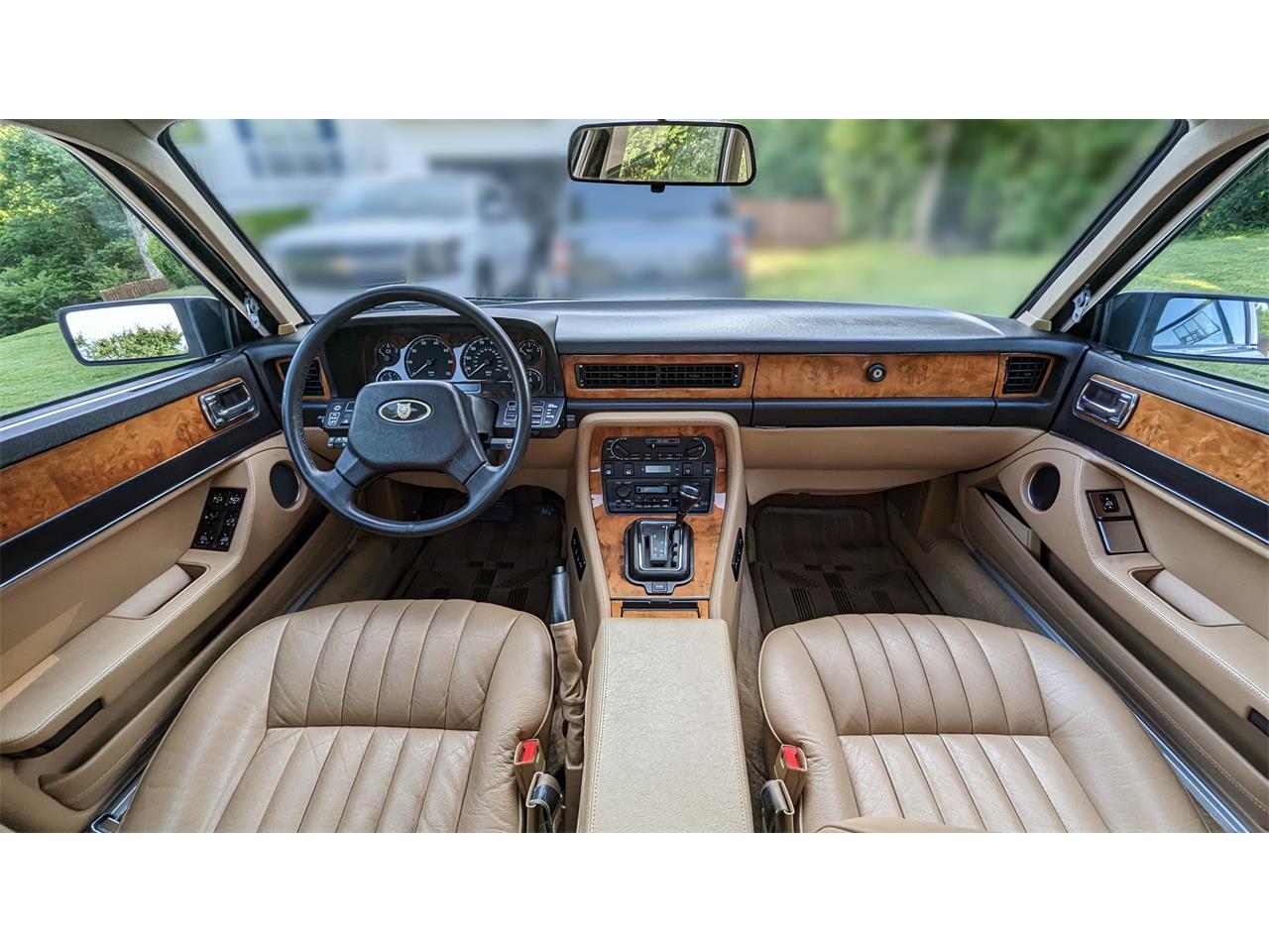 Jaguar-Xj6-1991-White-Tan-13