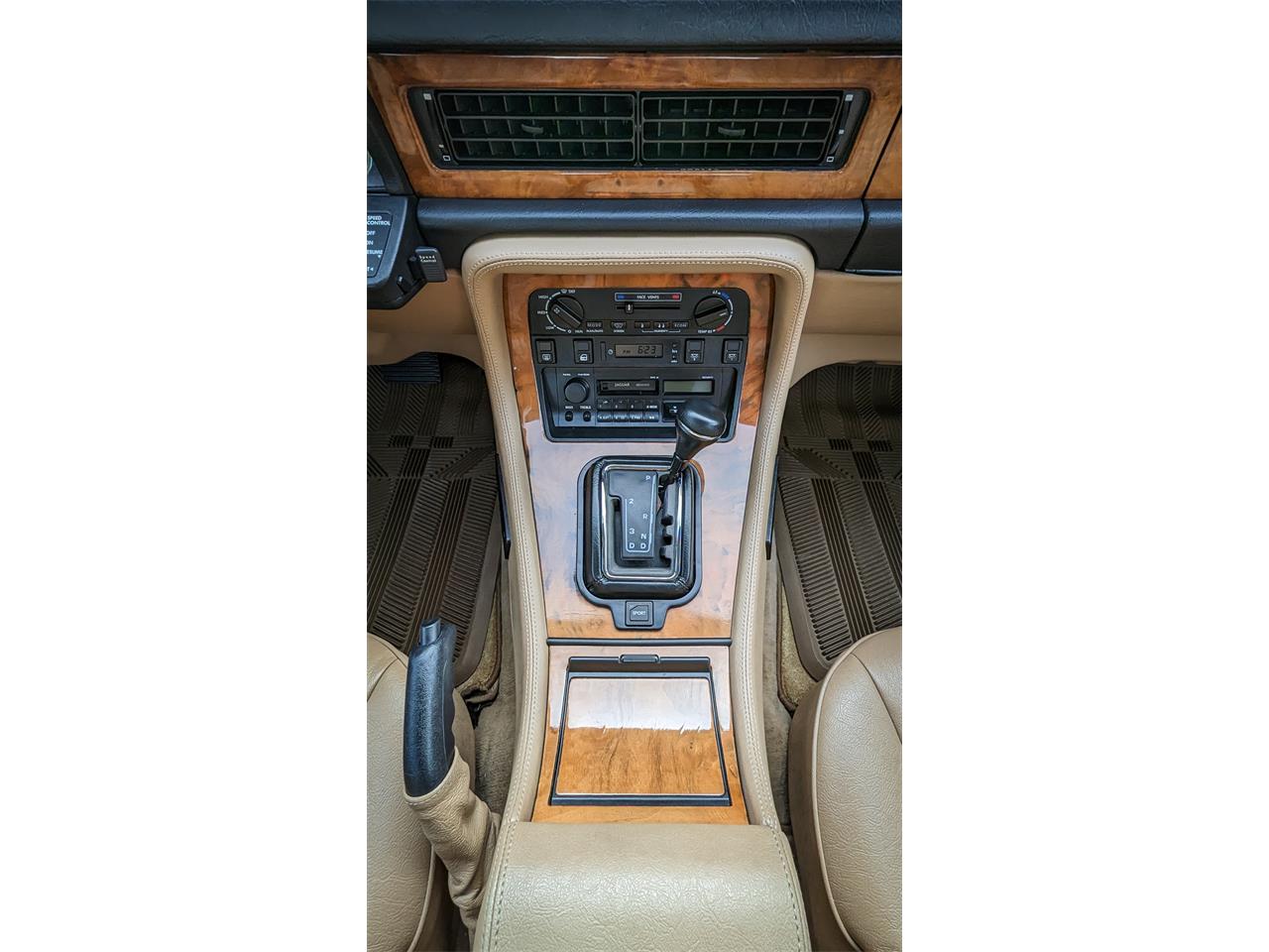 Jaguar-Xj6-1991-White-Tan-14