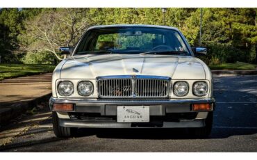 Jaguar-Xj6-1991-White-Tan-8