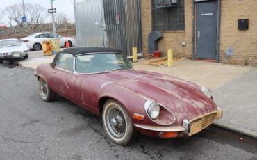Jaguar-Xke-1972-Burgundy-Black-3